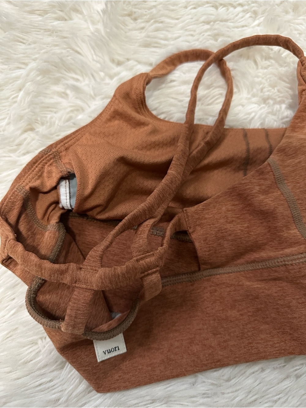 Vuori sports top & leggings matching Set - Picture 4 of 10